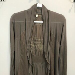 TINY Lt Wt open front sweater Sz S